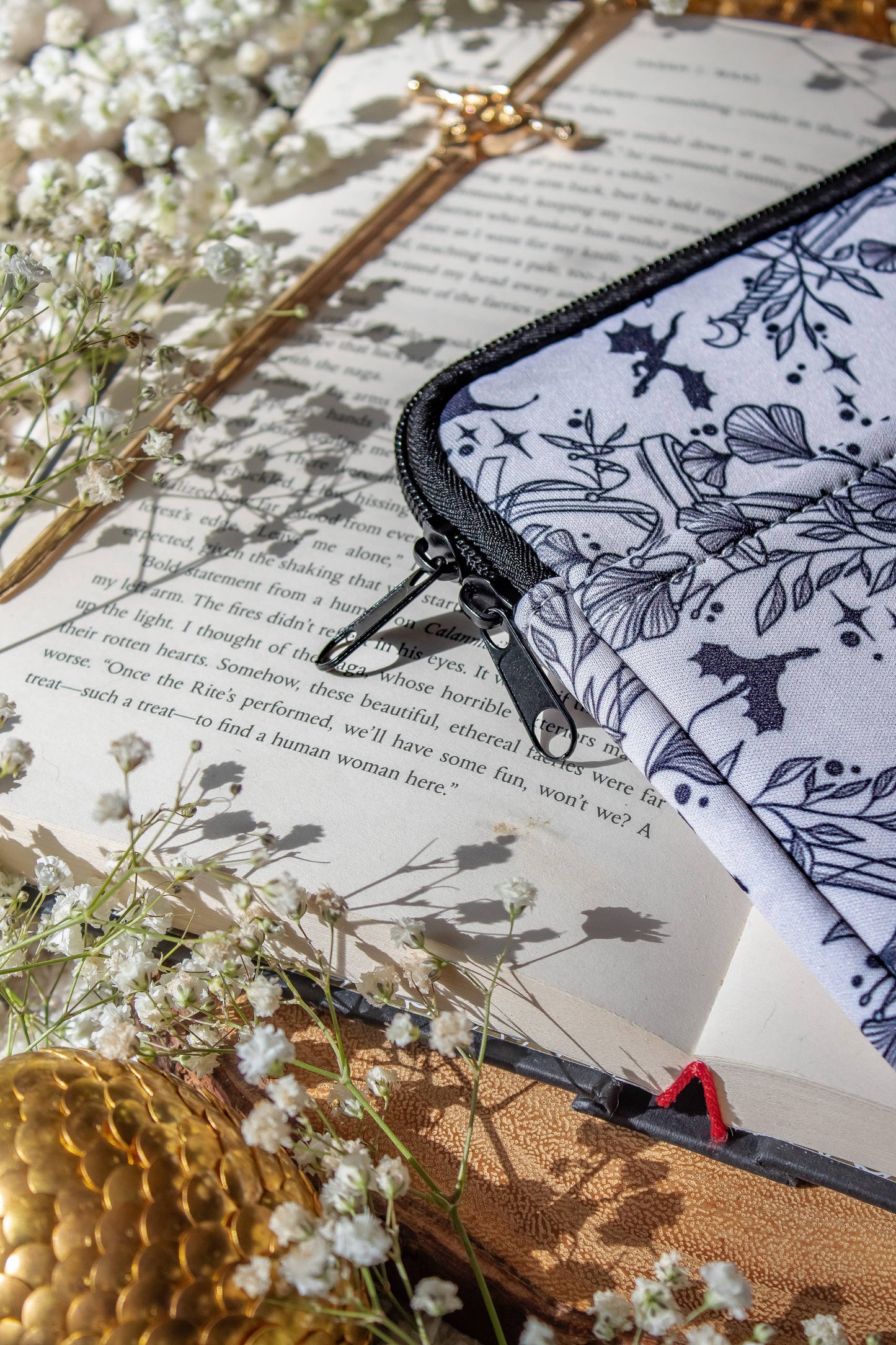 Ivory Swords Neoprene E-Reader/ Tablet Sleeve