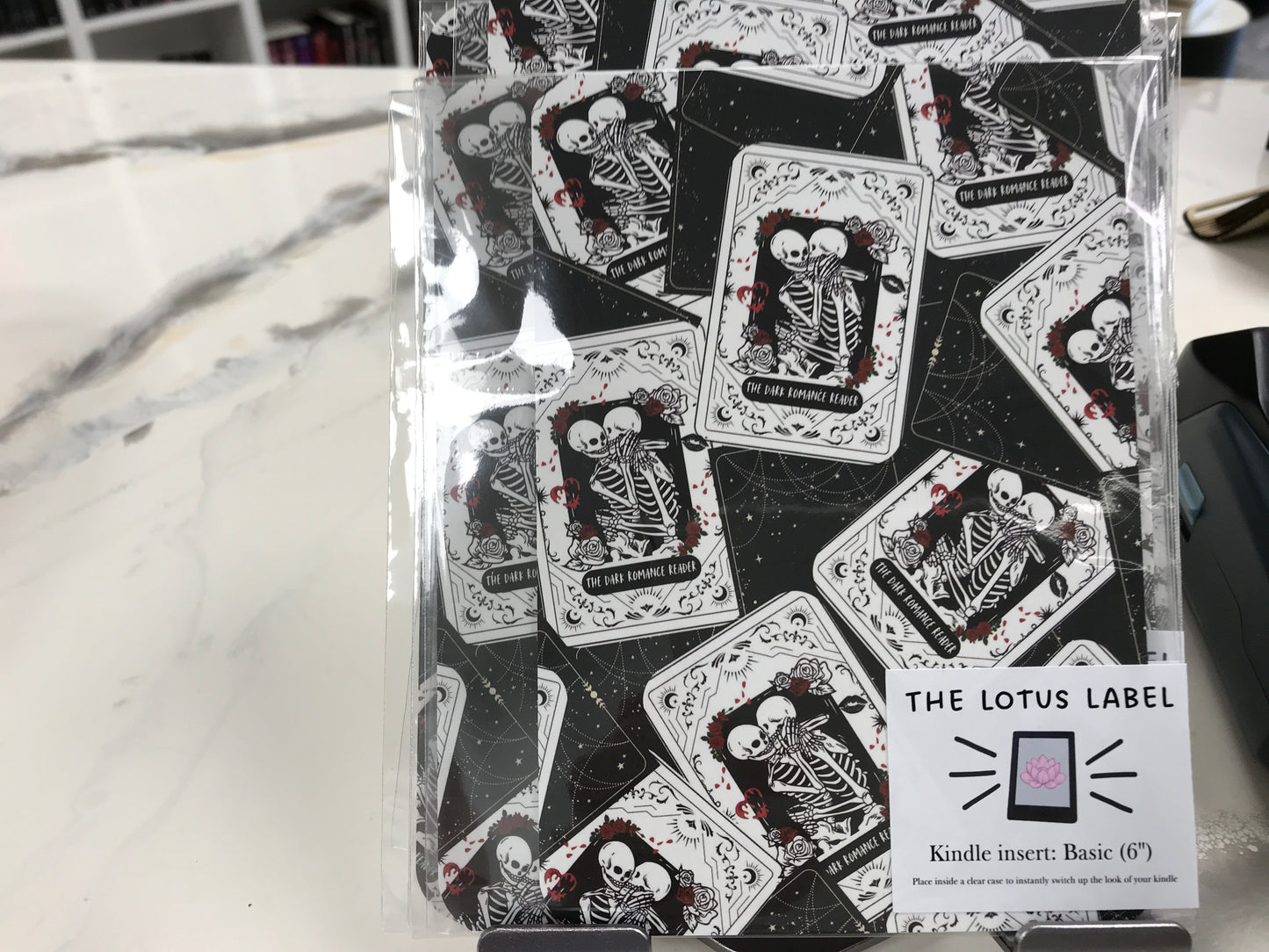 The Dark Romance Reader Tarot Card Kindle Insert
