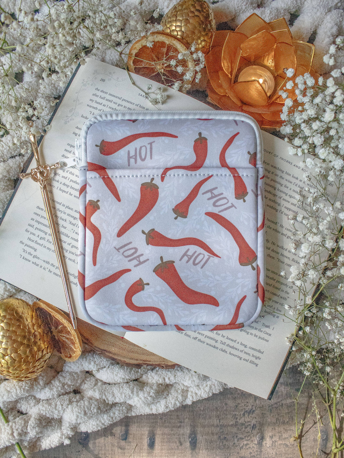 Spicey Reads Neoprene E-Reader/ Tablet Sleeve