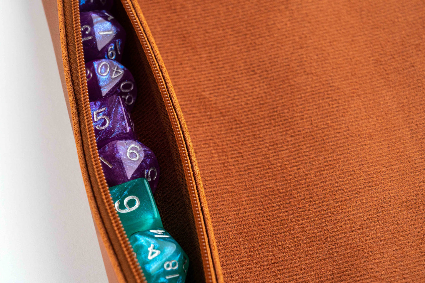 INNOVATIVE: Dice Scroll Rolling Mat and Carrying Case